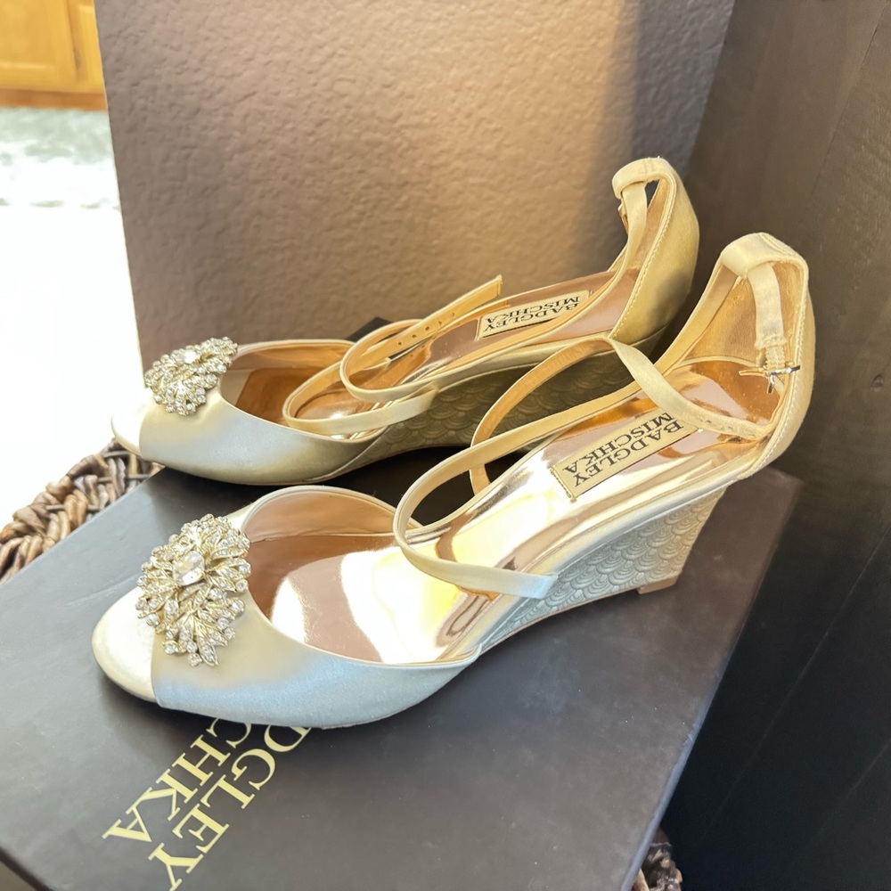 Badgley Mischka - Bridal Wedge Heels (color: Ivory)